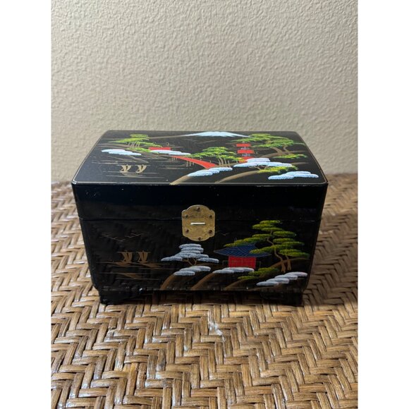 Vintage Hand-Painted Japanese Lacquerware Jewelry Box With Scenic Landscape - Picture 1 of 14
